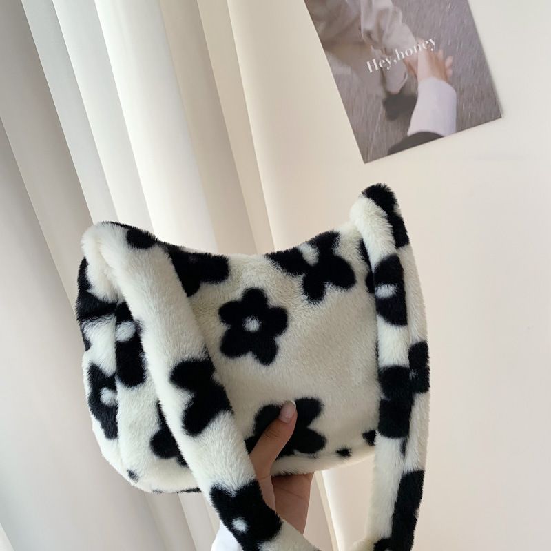 Plush Underarm Bag, Ladies Fluffy Shoulder Bag, Women Furry Purse Fluffy Tote Bag for Autumn and Winter